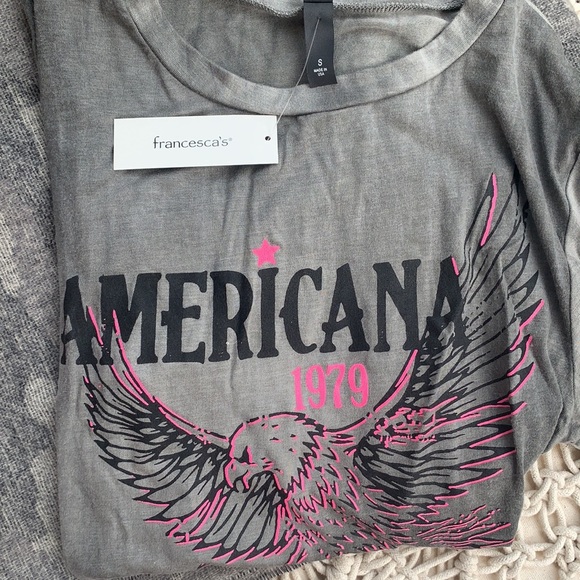 💕 Women’s scarf, t shirt, and mask bundle - Picture 2 of 4